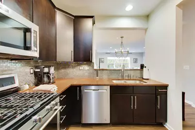 2750 Commons Drive #208, Glenview, IL 60026 - Photo 11