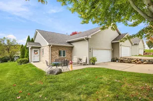 2518 Reynolds Manor Dr, Ottawa, IL 61350 - Photo 1