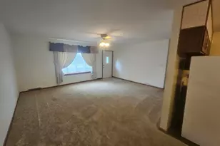 1211 E Indiana Ave, Pontiac, IL 61764 - Photo 5