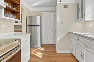 650 Asbury Ave, Evanston, IL 60202 - Photo 9