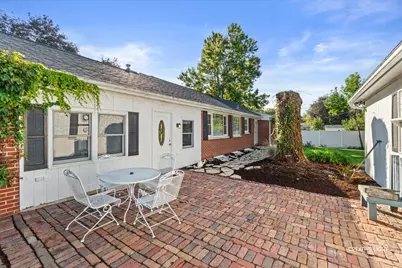 203 S Rosedale Avenue, Aurora, IL 60506 - Photo 29