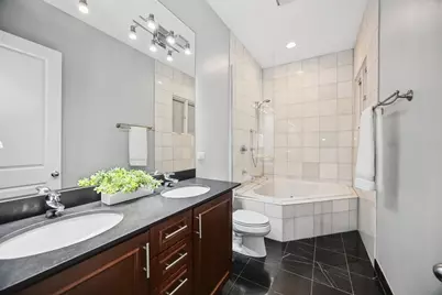 2920 N Damen Avenue #2, Chicago, IL 60618 - Photo 19