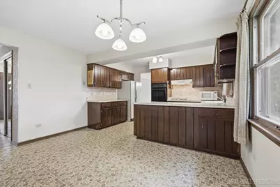 7008 Blackburn Avenue, Downers Grove, IL 60516 - Photo 11