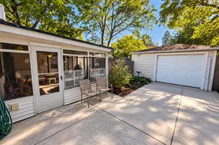 643 E Rockland Rd, Libertyville, IL 60048 - Photo 3