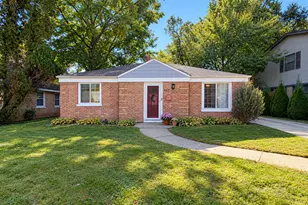 643 E Rockland Rd, Libertyville, IL 60048 - Photo 1