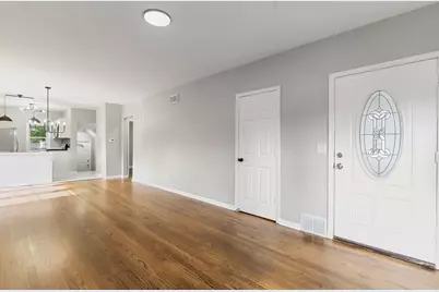 741 Hinman Street, Aurora, IL 60505 - Photo 3