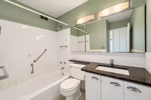 5455 N Sheridan Rd, Chicago, IL 60640 - Photo 13