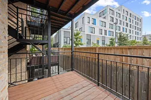2715 N Sawyer Ave, Chicago, IL 60647 - Photo 17