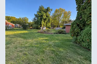 1724 Avenue F, Sterling, IL 61081 - Photo 5