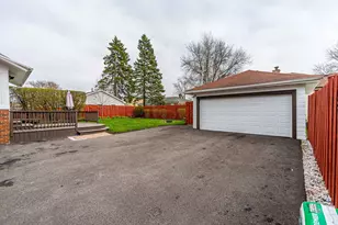 247 W Palatine Rd, Palatine, IL 60067 - Photo 17