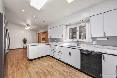152 Jacquelyn Drive, Bensenville, IL 60106 - Photo 9