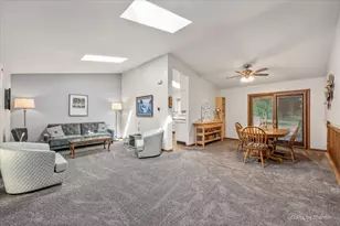 152 Jacquelyn Dr, Bensenville, IL 60106 - Photo 5