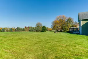 935 Sunrise Rd, Green Oaks, IL 60048 - Photo 31