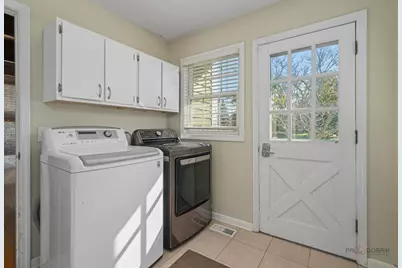 935 Sunrise Road, Green Oaks, IL 60048 - Photo 13