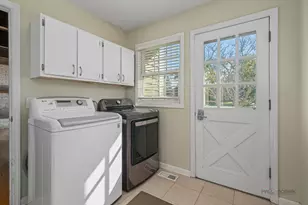 935 Sunrise Rd, Green Oaks, IL 60048 - Photo 13