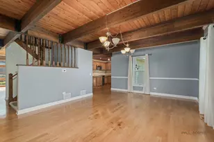 935 Sunrise Rd, Green Oaks, IL 60048 - Photo 7