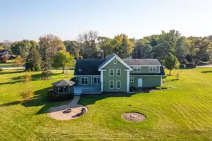 935 Sunrise Rd, Green Oaks, IL 60048 - Photo 39