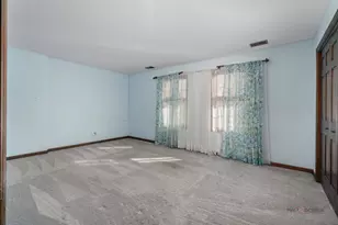 935 Sunrise Rd, Green Oaks, IL 60048 - Photo 17