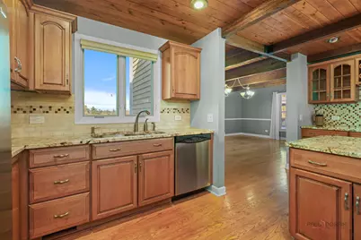 935 Sunrise Road, Green Oaks, IL 60048 - Photo 11