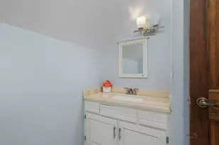 935 Sunrise Rd, Green Oaks, IL 60048 - Photo 19