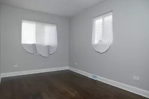 343 W 102nd Pl, Chicago, IL 60628 - Photo 9