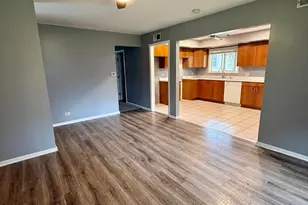 1702 W Oakton St, Arlington Heights, IL 60004 - Photo 7