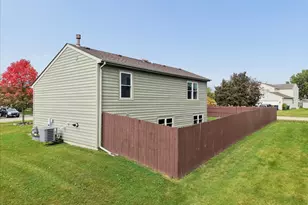 1007 Cardinal Dr, Zion, IL 60099 - Photo 19