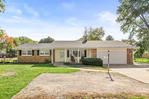 302 Pleasure Dr, Yorkville, IL 60560 - Photo 1