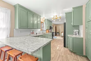 302 Pleasure Dr, Yorkville, IL 60560 - Photo 9