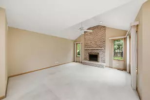 2218 Tamarack Dr, Downers Grove, IL 60515 - Photo 5