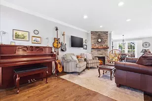895 Garfield Ave, Libertyville, IL 60048 - Photo 3