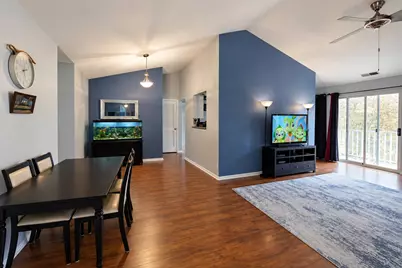 7 Hoover Court #B, Streamwood, IL 60107 - Photo 3