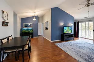 7 Hoover Ct, Streamwood, IL 60107 - Photo 3