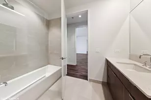 61 E Banks St, Chicago, IL 60610 - Photo 13