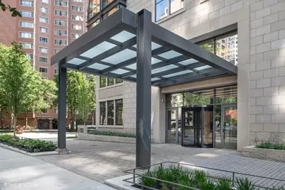 61 E Banks Street #501, Chicago, IL 60610 - Photo 15