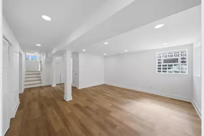 9356 S Oglesby Avenue, Chicago, IL 60617 - Photo 17