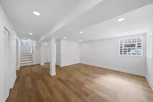 9356 S Oglesby Ave, Chicago, IL 60617 - Photo 17
