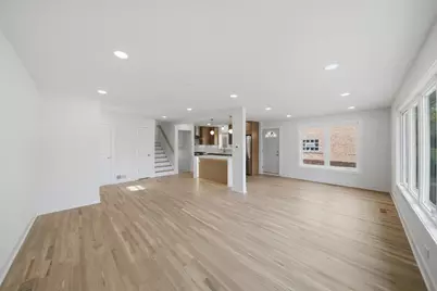 9356 S Oglesby Avenue, Chicago, IL 60617 - Photo 3