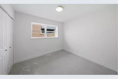 9356 S Oglesby Avenue, Chicago, IL 60617 - Photo 19