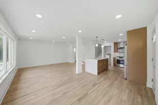 9356 S Oglesby Ave, Chicago, IL 60617 - Photo 5