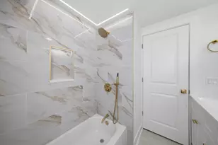 9356 S Oglesby Ave, Chicago, IL 60617 - Photo 15