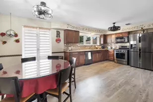 10050 WestManor Dr, Franklin Park, IL 60131 - Photo 7