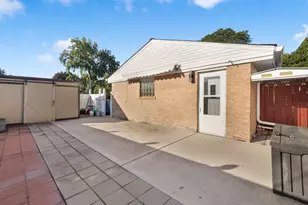 10050 WestManor Dr, Franklin Park, IL 60131 - Photo 25