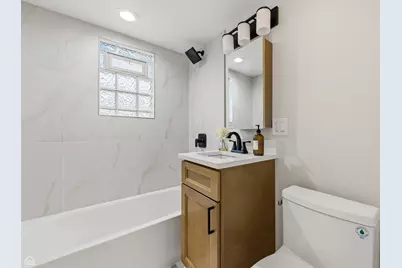 825 E 48th Street #D, Chicago, IL 60615 - Photo 15