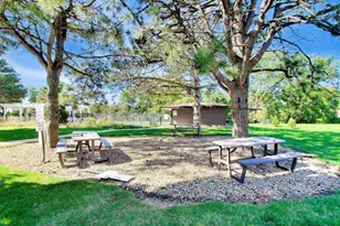 640 Perrie Dr, Elk Grove Village, IL 60007 - Photo 17