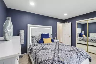 18106 W Hampshire Drive, Gurnee, IL 60031 - Photo 27