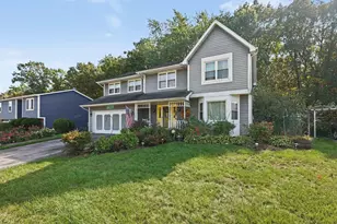 2421 Mallard Dr, Lindenhurst, IL 60046 - Photo 1