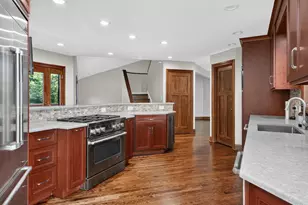 5337 Brookbank Rd, Downers Grove, IL 60515 - Photo 17