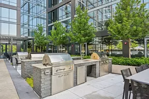 4600 N Marine Dr, Chicago, IL 60640 - Photo 9