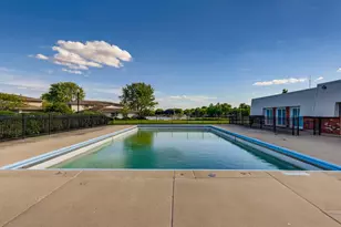 935 Shattuck Ln, Schaumburg, IL 60194 - Photo 13
